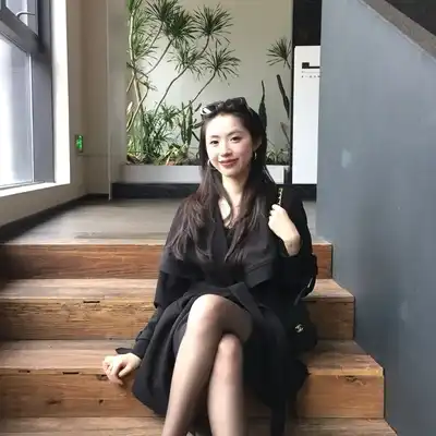 罗雅英